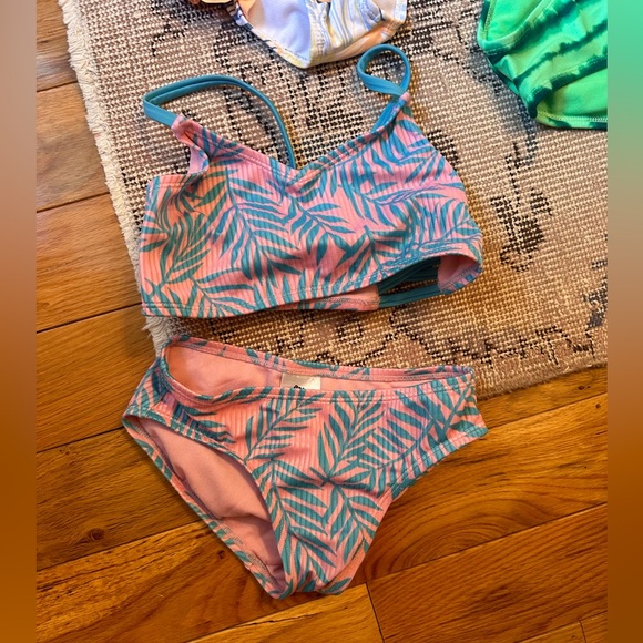 4 separate girls swimsuits all size 6 - Picture 2 of 5